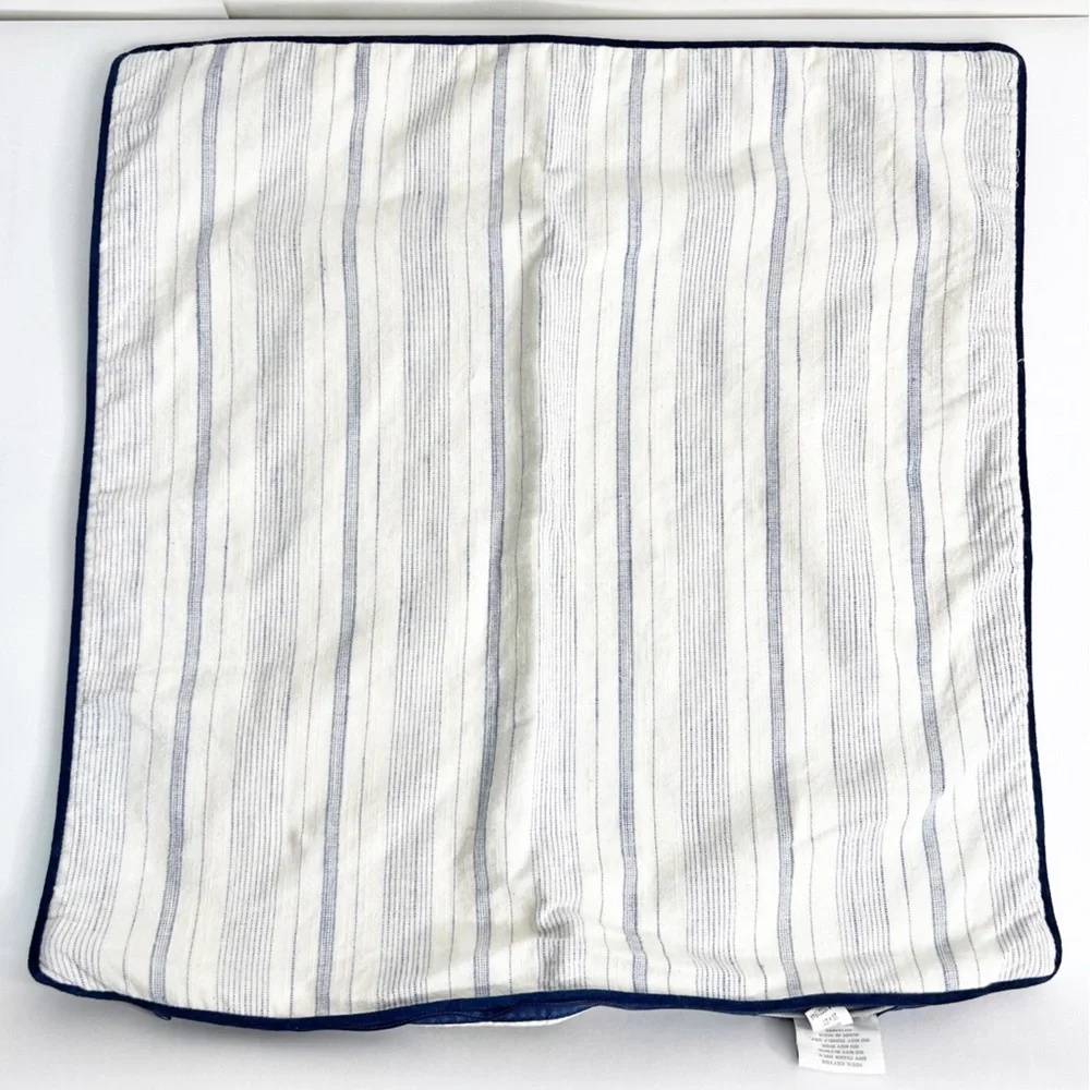 Serena & Lily‎ Bedwell Pillow Cover 20x20 Navy